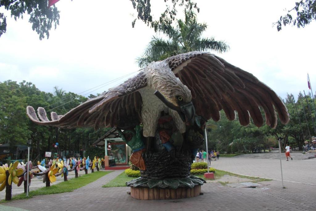 Hotel Galleria Davao Bagian luar foto
