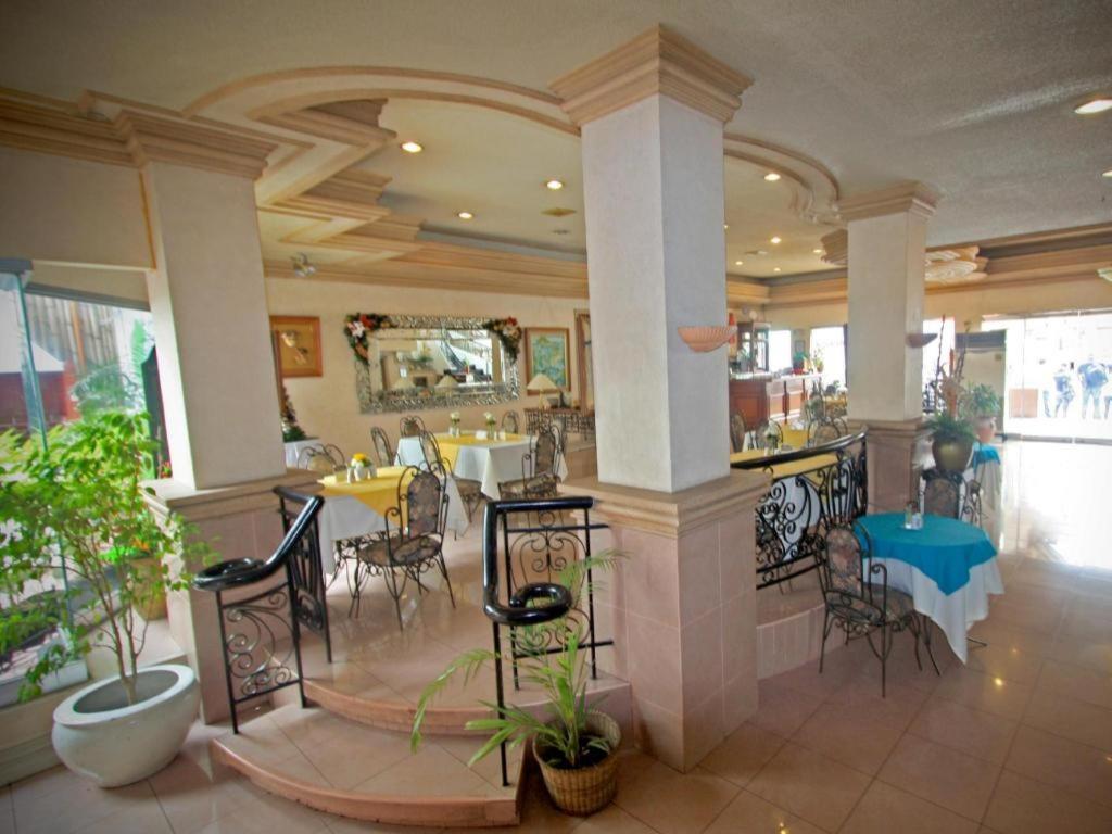 Hotel Galleria Davao Bagian luar foto