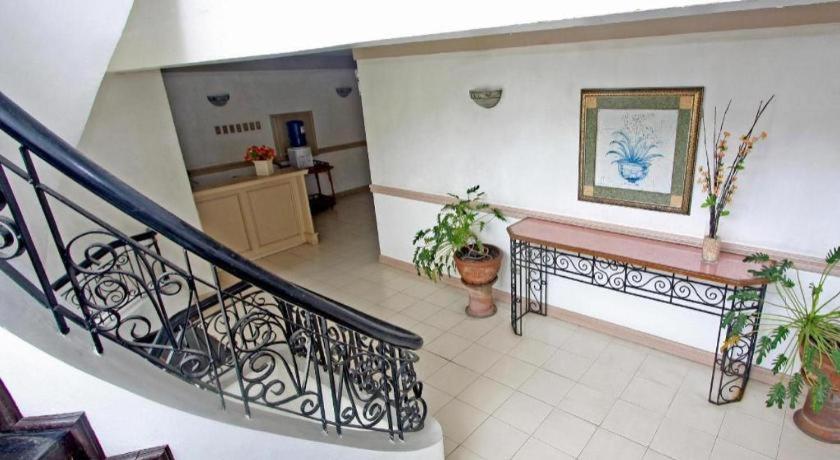 Hotel Galleria Davao Bagian luar foto