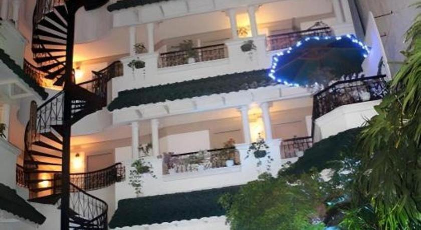 Hotel Galleria Davao Bagian luar foto