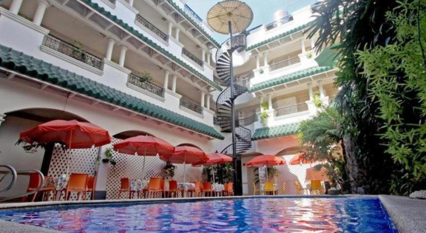 Hotel Galleria Davao Bagian luar foto