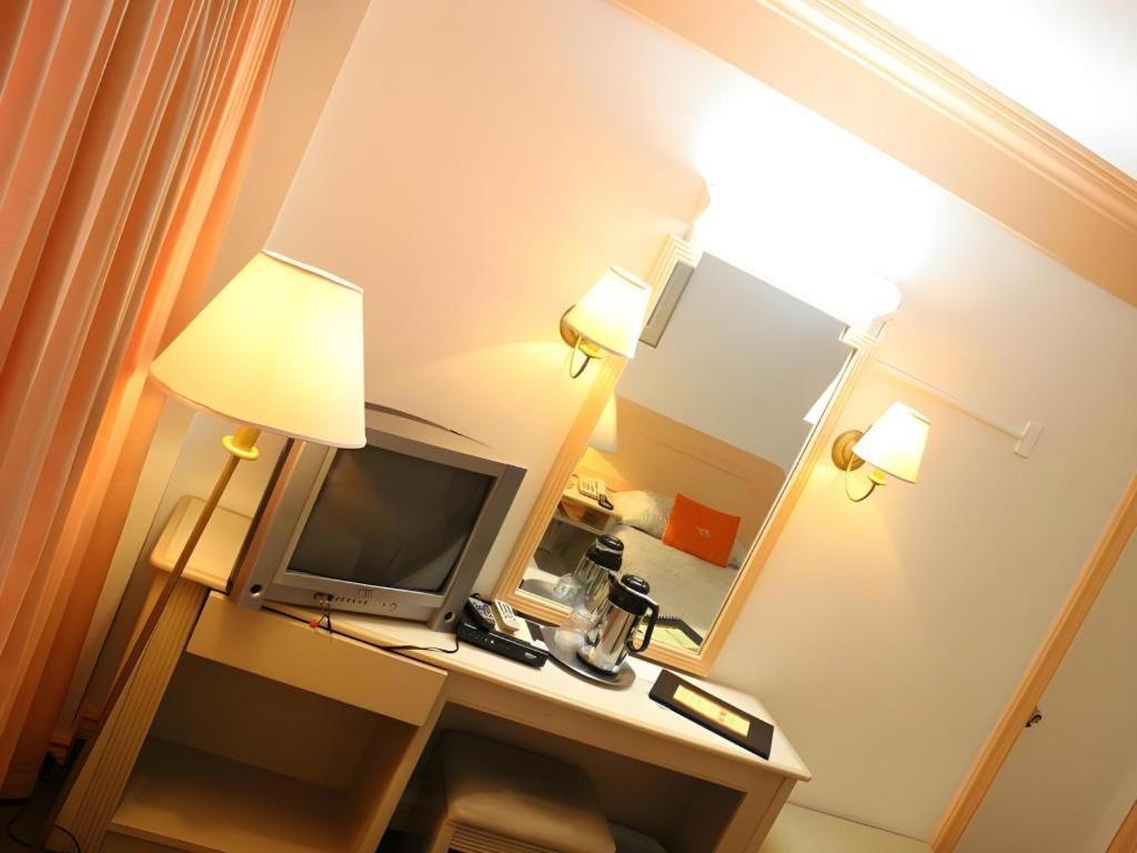 Hotel Galleria Davao Bagian luar foto