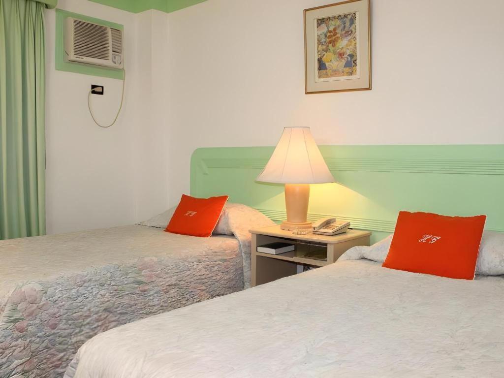 Hotel Galleria Davao Bagian luar foto
