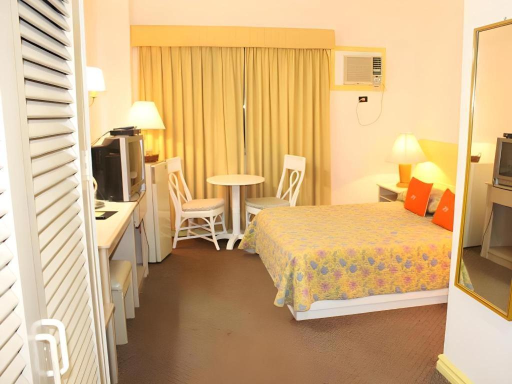 Hotel Galleria Davao Bagian luar foto