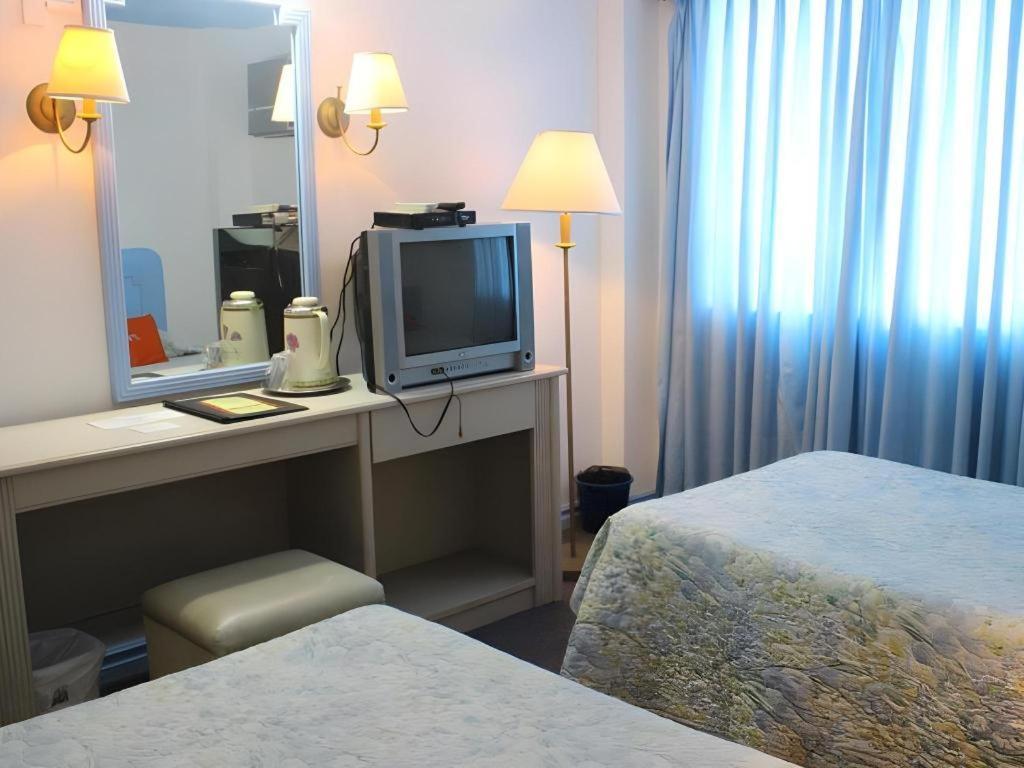 Hotel Galleria Davao Bagian luar foto