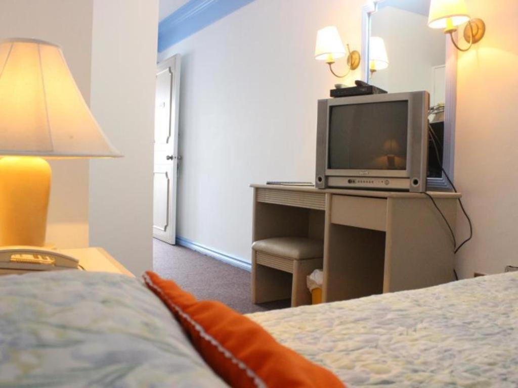 Hotel Galleria Davao Bagian luar foto