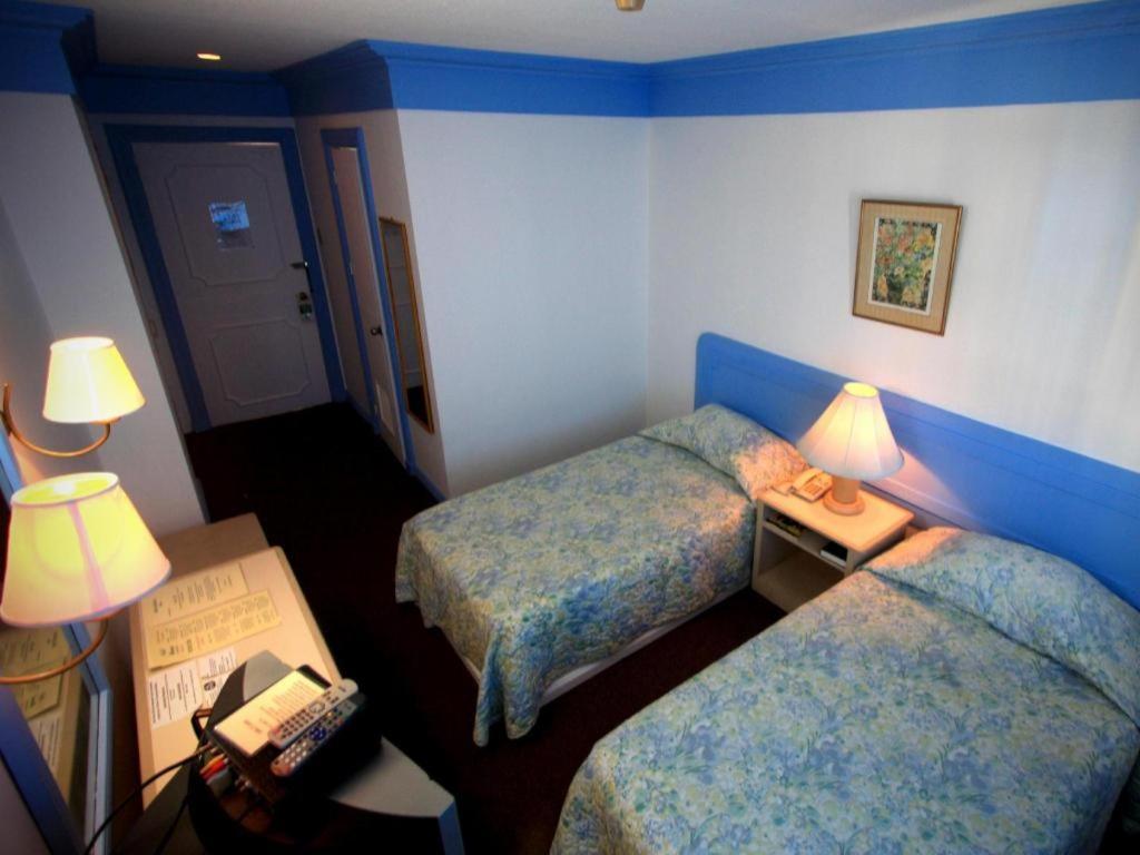 Hotel Galleria Davao Bagian luar foto